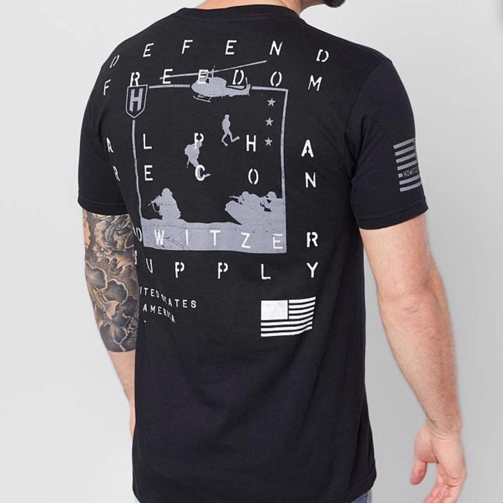 🇺🇸Howitzer Men’s Tee🇺🇸.  M